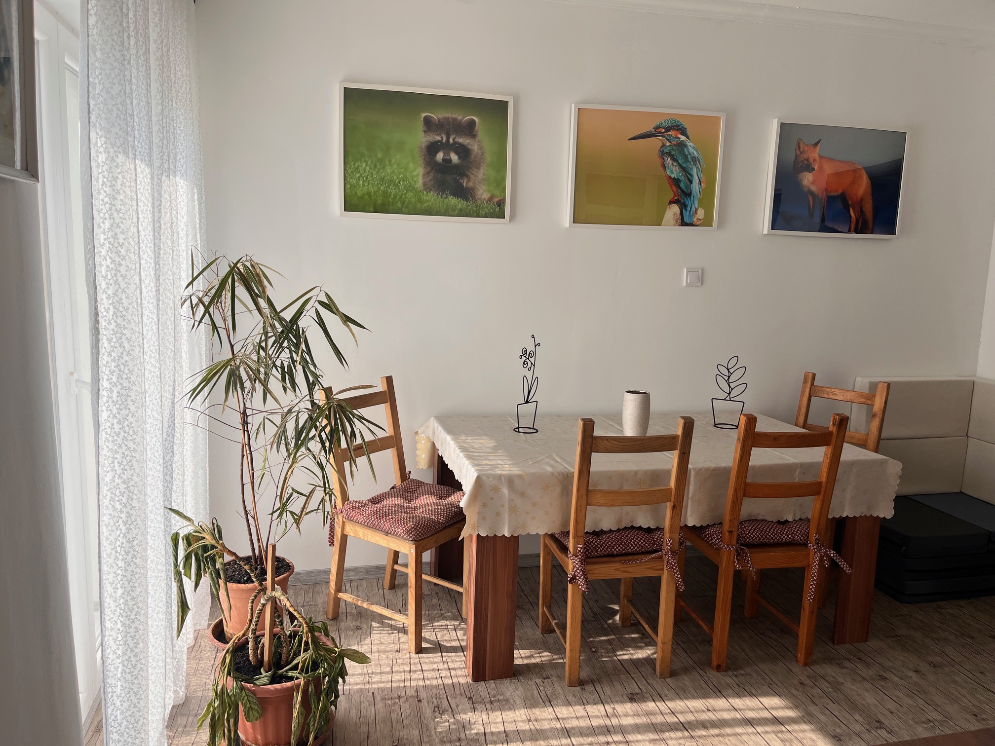 Konyha-nappali az &Aacute;rb&oacute;c apartmanban